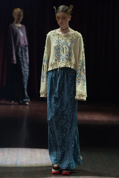 Look 17